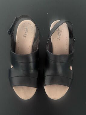 Clarks Collection B Black Leather Open-Toe Slingback Sandals.